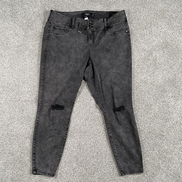 Torrid Jegging Women's Skinny Fit Black Denim Distressed Stretch Size 22 R New - Picture 1 of 10